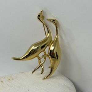 Kissing birds brooch